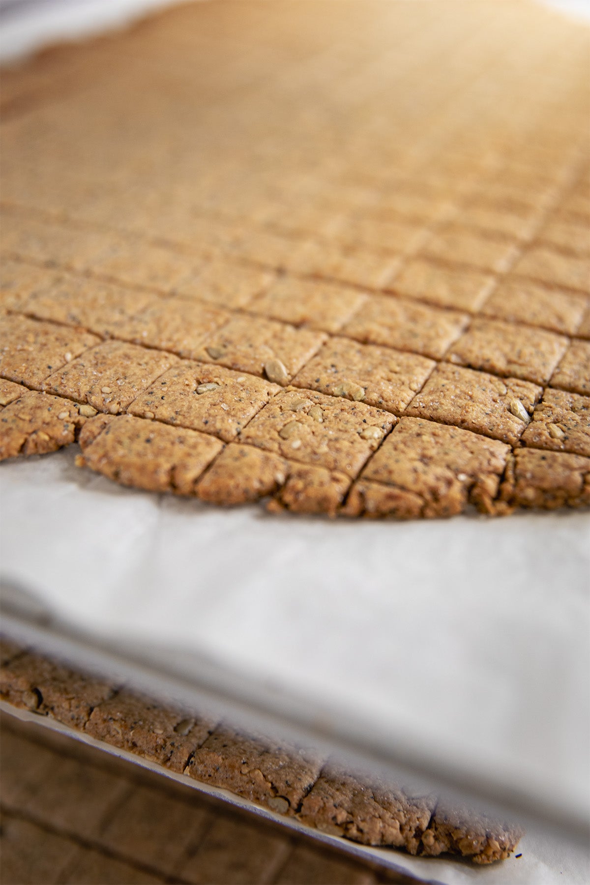 biscuits au sésame et graines en sortie de four
