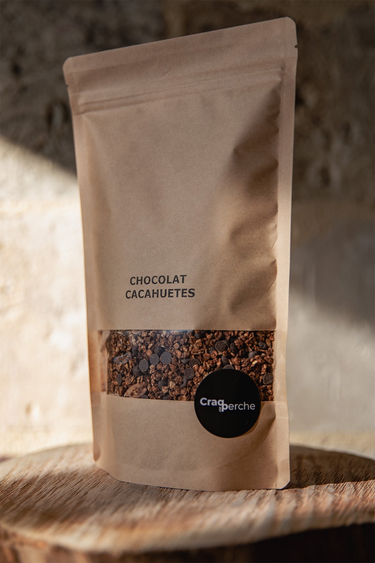 Sachet de granola aux cacahuètes et chocolat, fabriqué à Belforet en Perche