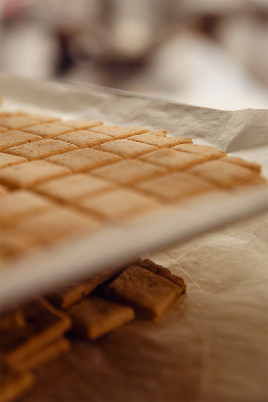 Biscuits artisanaux au Parmesan et au piment d'Espelette